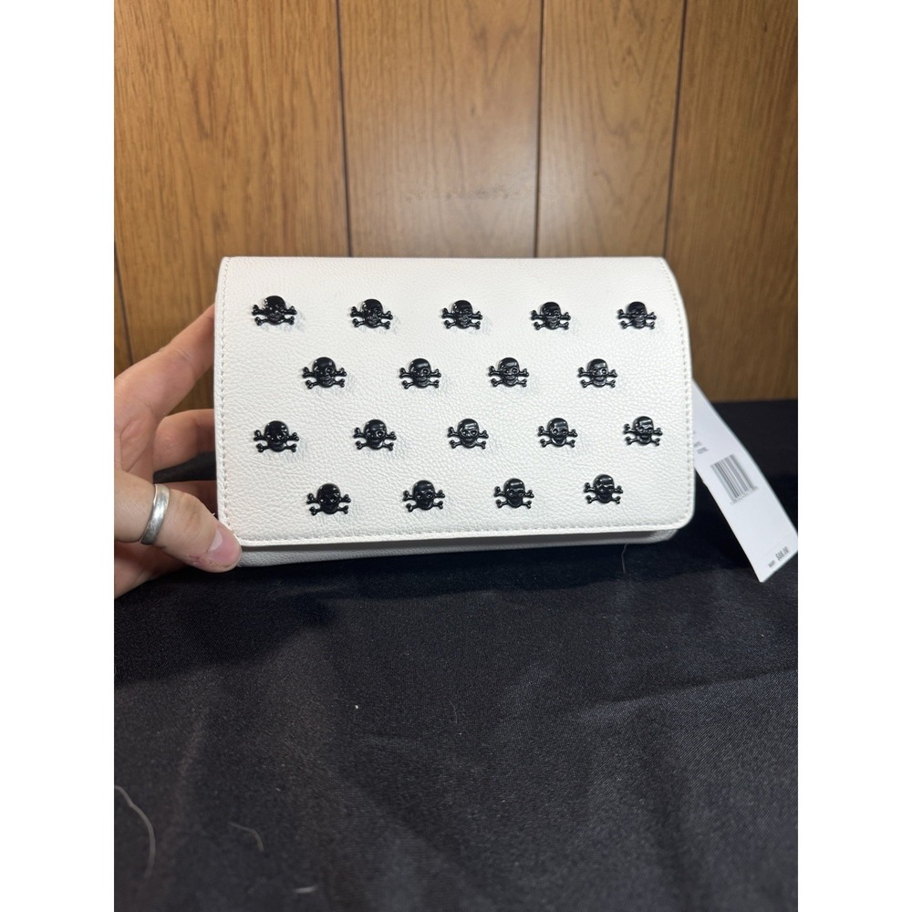 Betsey Johnson NEW White /Black Skulls Crossbody Bag!
